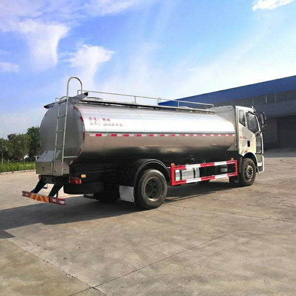 FAW Stainless Steel Water Tank Fresh Milk Tanker Truck Insulated 5000L Milk Tank Truck