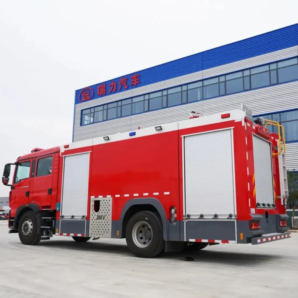 Factory Price HOWO Double Row off-Road 8000liters Fire Fighting Truck for Sale