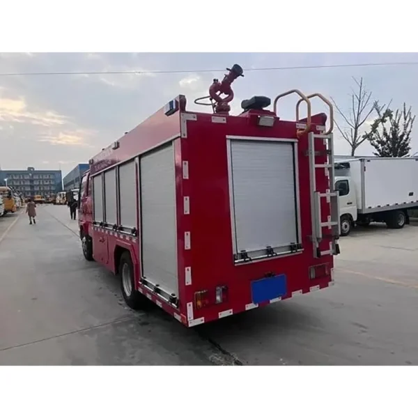 Factory Price Isuzu 4000liter Water Tanker Fire Fighting Truck for Sale