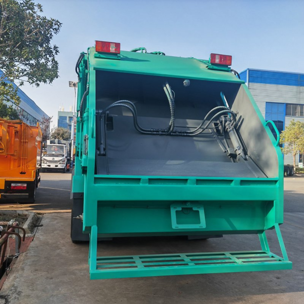 HOWO 7m3 4X2 Refuse Collector Truck Garbage Compactor Compressed Trucks
