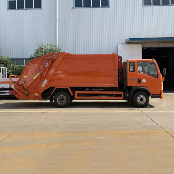 Best Quality HOWO 9 Cbm Garbage Compactor Truck Compression Garbage Truck for Sale