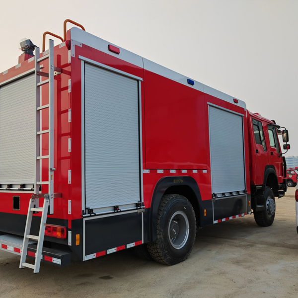 HOWO 4X2 Small 8cbm Water Tank Fire Fighting Rescue Truck Fighting Emergency Firefighter Truck
