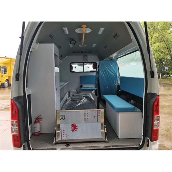 Factory Price Foton G7 Emergency Ambulance Vehicle for Hospital Patient Transport