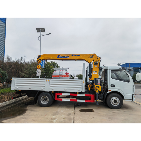 China Factory Price Clw 4X2 5ton Truck Mounted Crane for Sale