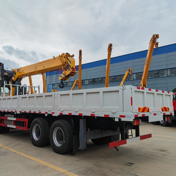 Factory Direct Sale 1suzu Giga 14 Ton Hydraulic Truck Mounted Crane Straight Boom Crane for Sale