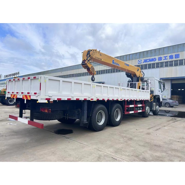 主图5 Factory Price HOWO 8X4 Truck Mounted Crane 14 Ton Telescopic Boom Crane Truck for Sale