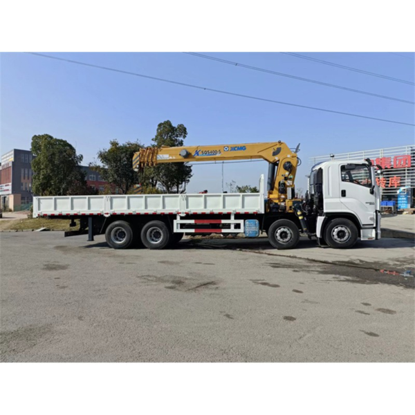 Heavy Duty Isuzu Giga 8X4 Truck Mounted Crane 14 Ton Telescopic Boom Crane Truck for Sale