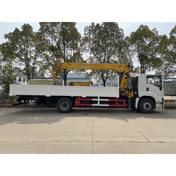New Isuzu Giga Lorry Crane Truck Small 8 Tons Truck Mounted Crane for Sale