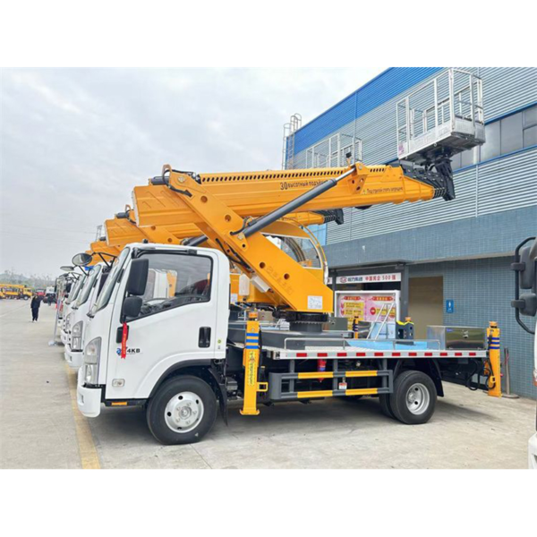 1suzu Kv100 4X2 Straight Arm Telescopic Boom 28-32 Meters Hydraulic Aerial Bucket Truck