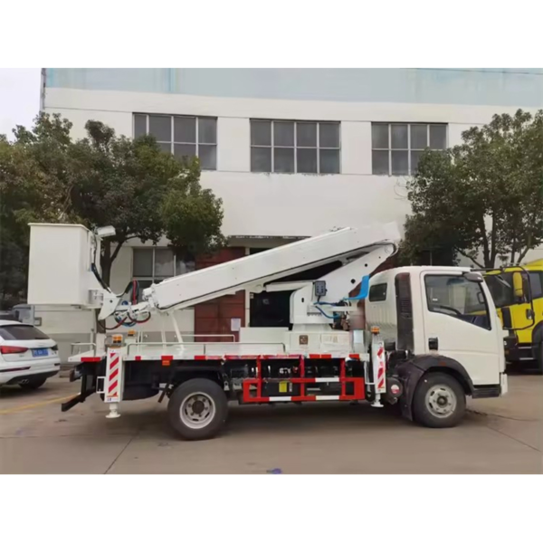 Sinotruk HOWO 14 16m Aerial Truck New Insulated Bucket Aerial Lift Work Platform Truck Price