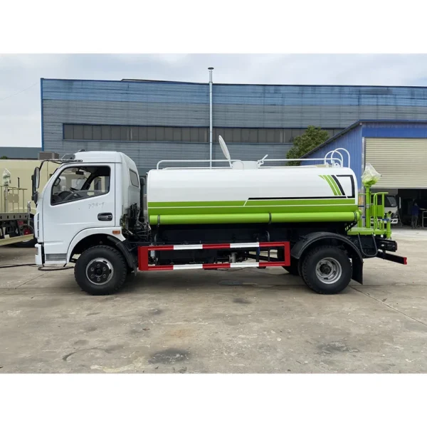 Factory Direct Sale Dongfeng 4X2 8000liters Water Tank Truck Garden Greening Sprinkler Truck