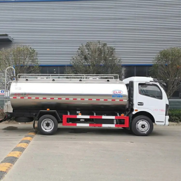 Dongfeng 6cbm Fresh Milk Beer Drinking Water Edible Oil Tank Storage Delivery Truck for Sale