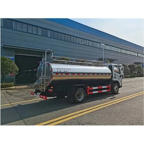 Factory Direct Sale Dongfeng 4X2 5cbm Fresh Milk Transportation Tank Truck