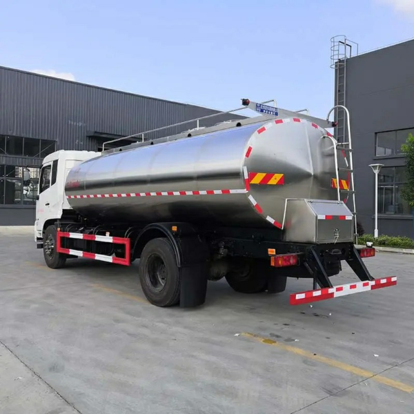 Cheap Price Dongfeng 4X2 Bulk Beer Juice Fresh Milk Stainless Steel Tank Truck for Sale