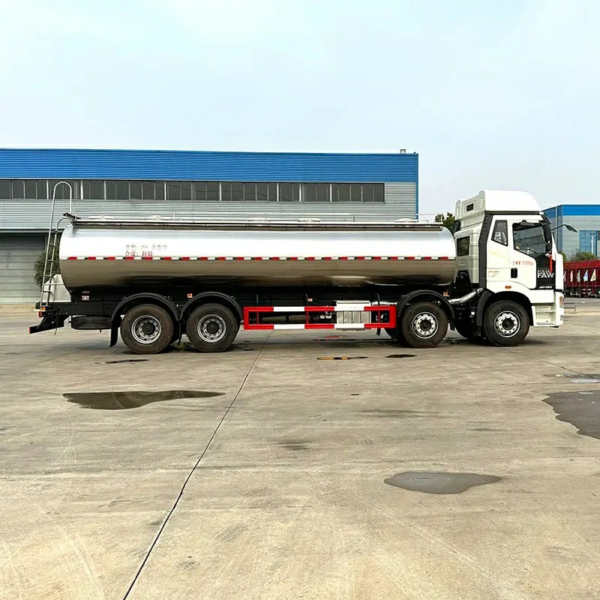 China FAW 8X4 22cbm 304 Stainless Steel Water Milk Tank Truck Price