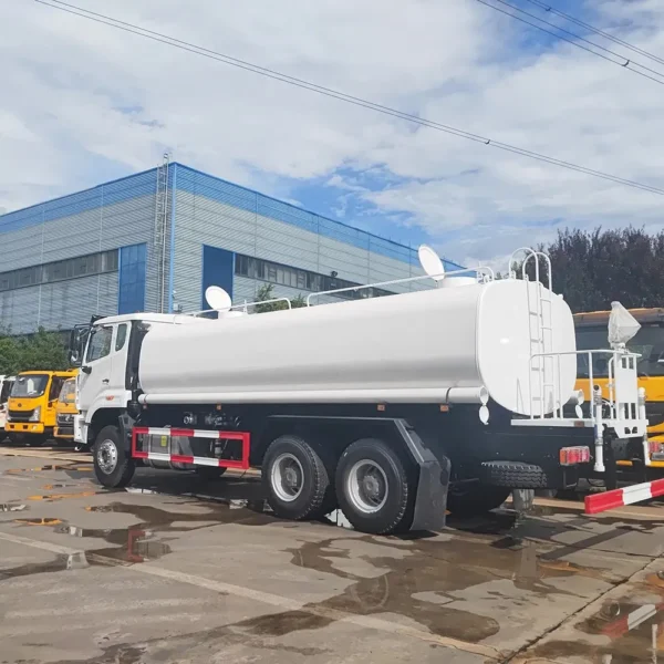 Factory Price HOWO Water Sprayer Tanker Truck 6X4 20cbm Tank Sprinkler Bowser Watering Wagon Cart