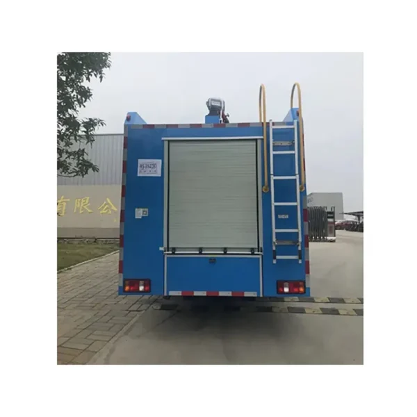 Sinotruck HOWO Small 3000liters to 4000liters Water Tanker Fire Truck for Sale