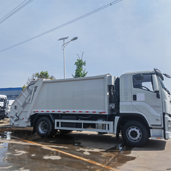 1suzu Giga 4X2 15cbm Compactor Garbage Truck Price