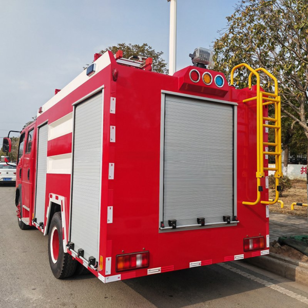 Sinotruk HOWO 4X2 3500liters Fire Fighting Truck Emergency Fire Engine for Sale