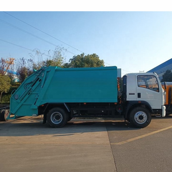 High Quality HOWO 8m3 10m3 Rubbish Trash Garbage Compactor Truck for Sale