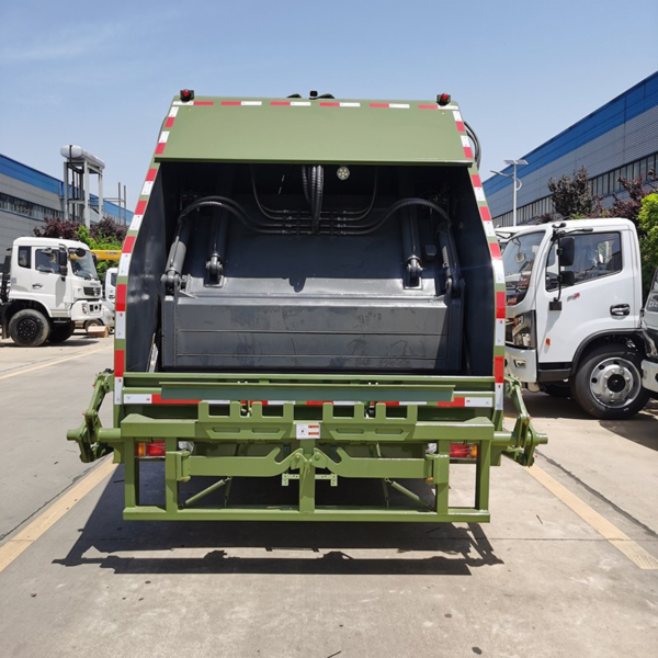 Factory Direct Sale1suzu 4X2 10cbm Garbage Compactor Truck Price Garbage Compression Vehicle