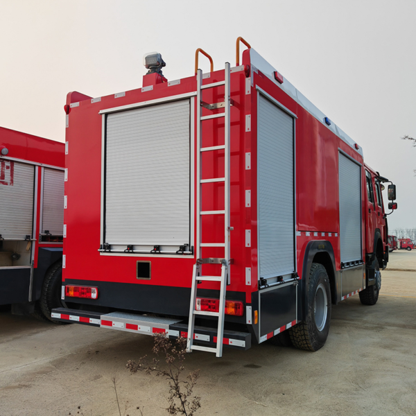 HOWO 4X2 Small 8cbm Water Tank Fire Fighting Rescue Truck Fighting Emergency Firefighter Truck