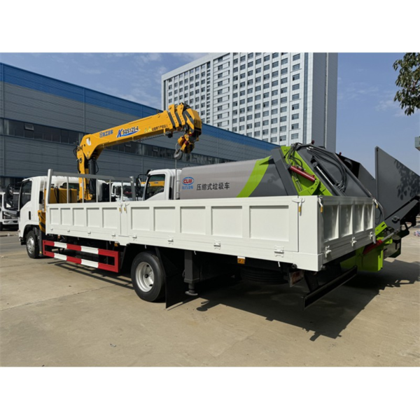 Isuzu 4X2 Truck Mounted Crane Small 5 Ton Telescopic Boom Crane Truck for Sale