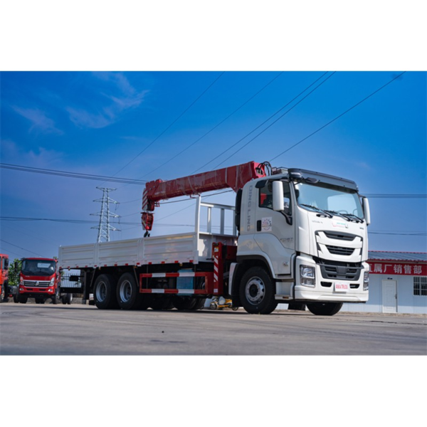 Isuzu Giga 6X4 Truck Mounted Crane 12 Ton Telescopic Boom Crane Truck for Sale