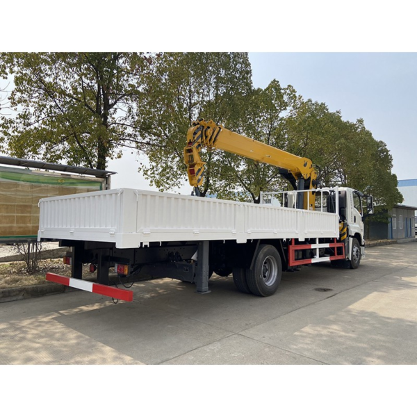 New Isuzu Giga Lorry Crane Truck Small 8 Tons Truck Mounted Crane for Sale