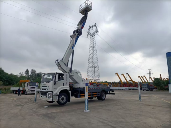 1suzu 28m 36m 45m Aerial Work Platform Truck Telescopic Boom High Altitude Operation Truck