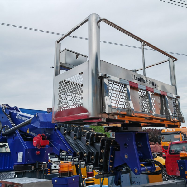 Factory Price Dongfeng Captain 28m Aerial Working Platform Truck for Sale