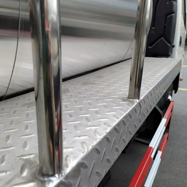 Foton 4X2 4000L Food Grade Stainless Steel Milk Tank Truck Milk Transport Truck