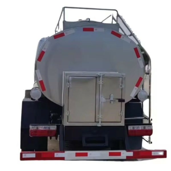 Dongfeng Small Stainless Steel Drinking Water Truck 5000L Fresh Milk Tanker Truck Price