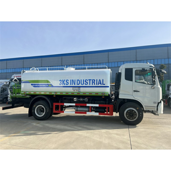 Dongfeng 4X2 15000L Sprinkler Water Tank Truck Garden Greening Sprayer Truck Price