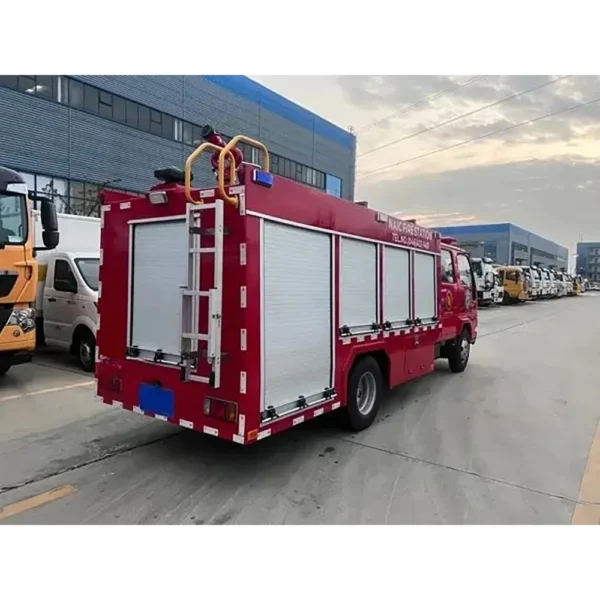 Factory Price Isuzu 4000liter Water Tanker Fire Fighting Truck for Sale