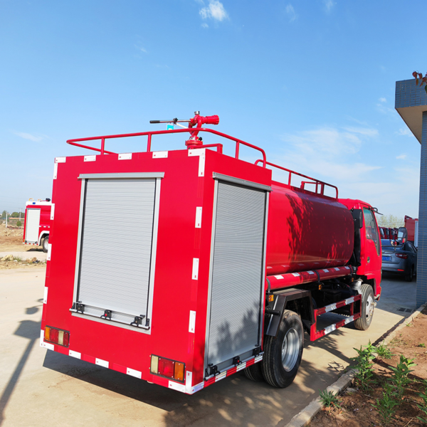 1suzu Rescue Foam Water Tank Tanker Firefighting Engine Vehicle Fire Sprinkler Truck Price
