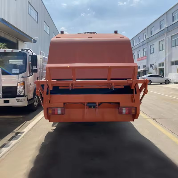 HOWO 9 Cbm Garbage Compactor Truck Compression Garbage Truck for Sale