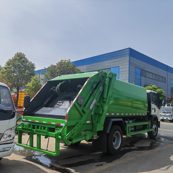 HOWO 7cbm Rhd Waste Refuse Collection Garbage Compactor Truck with Guard Cover