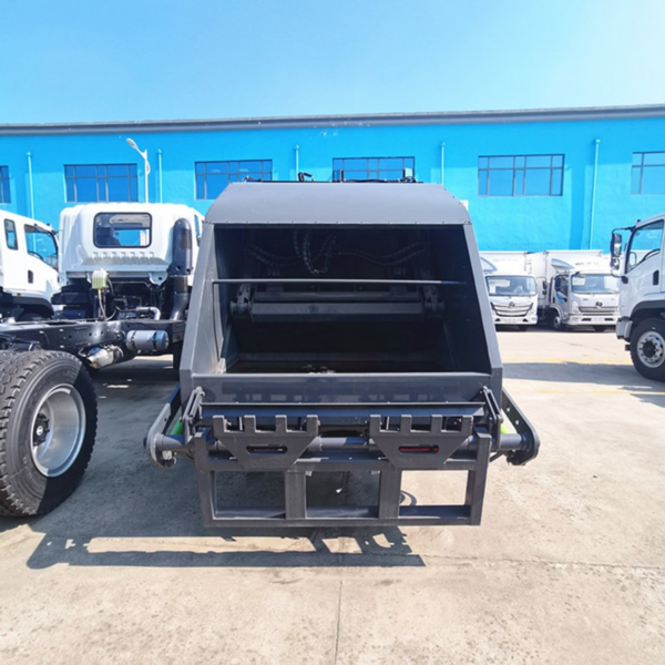 Dongfeng 6 Cubic Compressed Garbage Truck Multi-Purpose Compact Garbage Truck