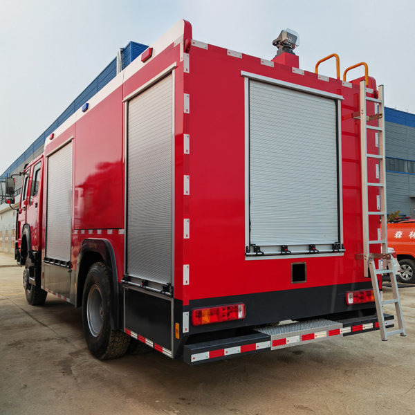 HOWO 4X2 Small 8cbm Water Tank Fire Fighting Rescue Truck Fighting Emergency Firefighter Truck